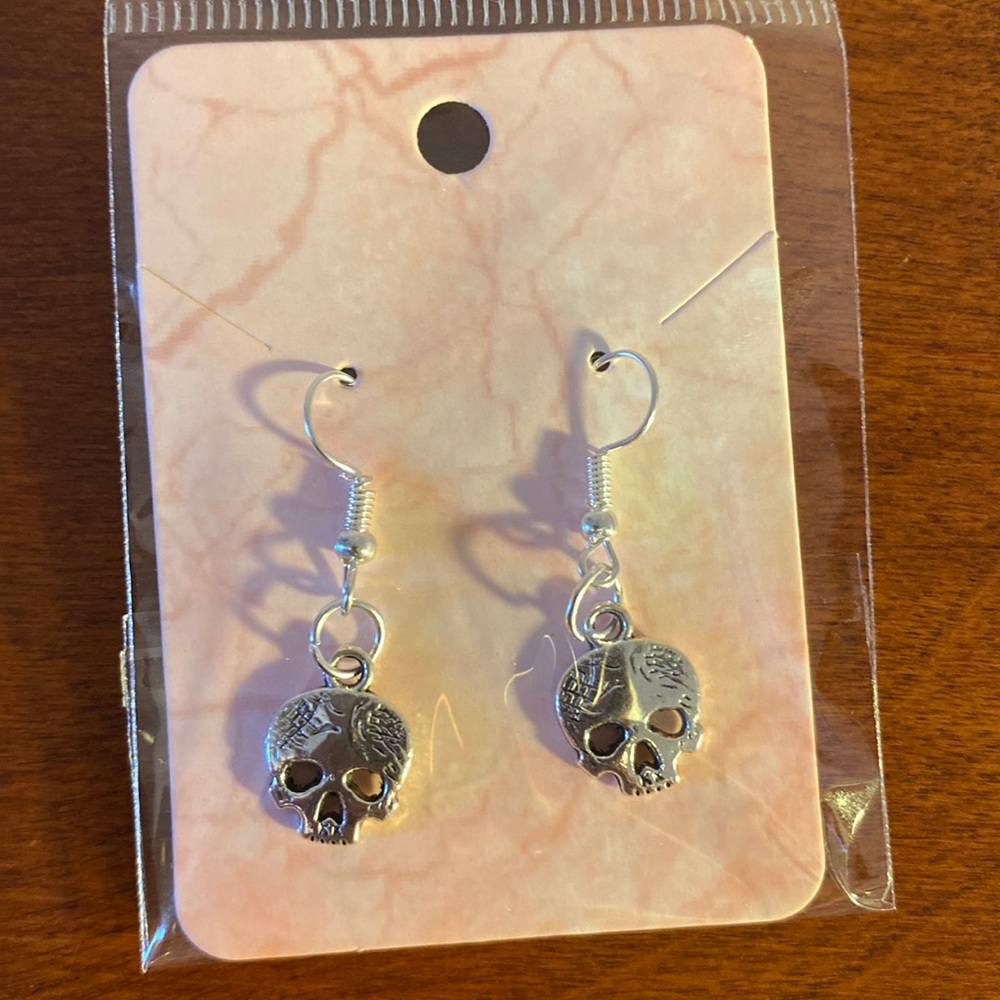 Skull earrings